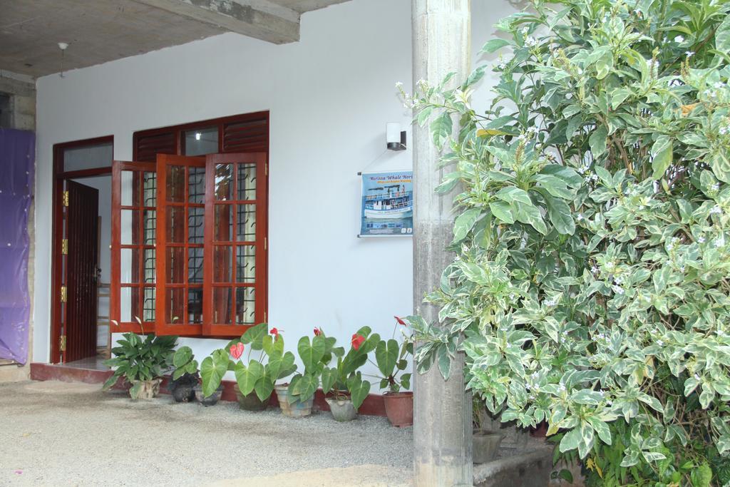 Hotel Nethum Rest à Mirissa Extérieur photo