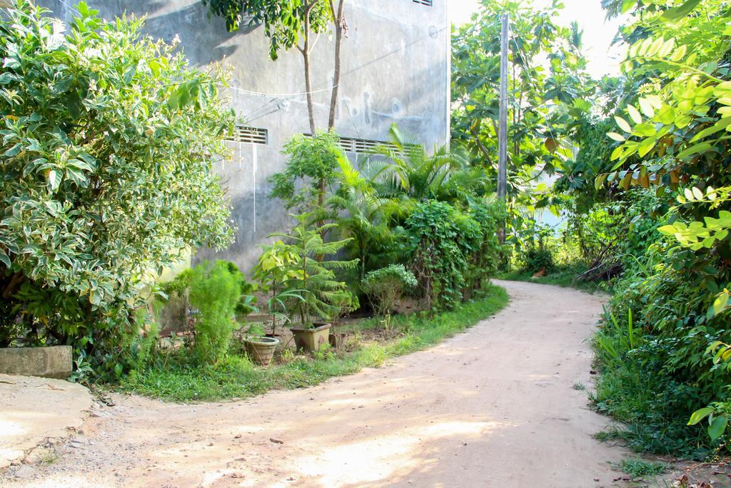 Hotel Nethum Rest à Mirissa Extérieur photo